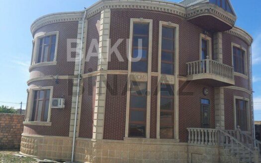 4 Room House / Villa for Sale in Baku