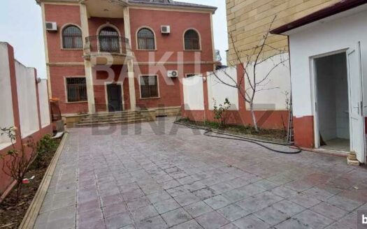 8 Room House / Villa for Sale in Baku