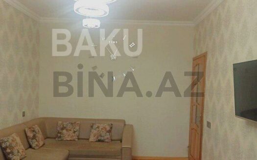 3 Room Old Apartment for Sale in Baku
