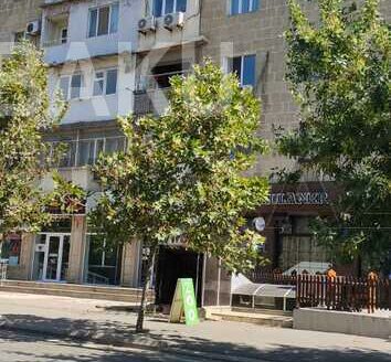 2 Rooms Old Apartment for Sale in Baku