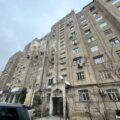 5-Room Old Apartment for Sale in Baku