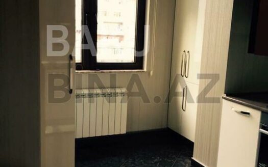 1 Room Old Apartment for Sale in Baku