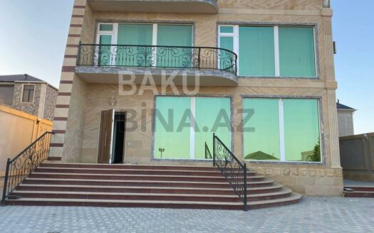 5 Room House / Villa for Sale in Baku