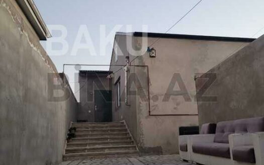 4 Room House / Villa for Sale in Baku