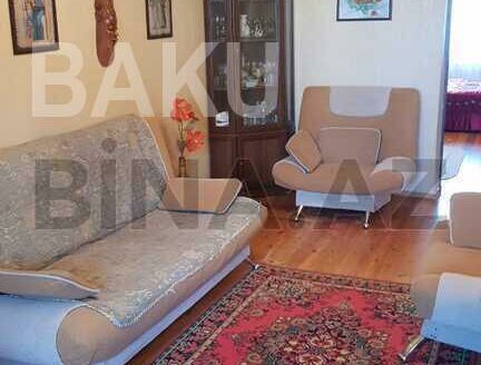 3 Room Old Apartment for Sale in Baku