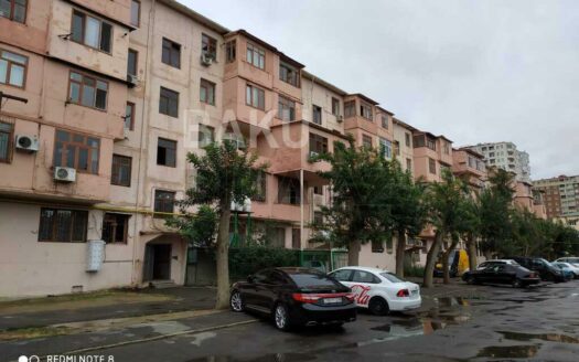 1 Room Old Apartment for Sale in Baku
