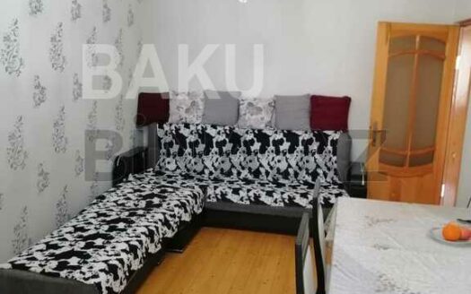 2 Rooms Old Apartment for Sale in Baku