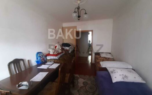 3 Room Old Apartment for Sale in Sumgait
