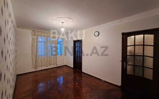 2 Rooms Old Apartment for Sale in Baku