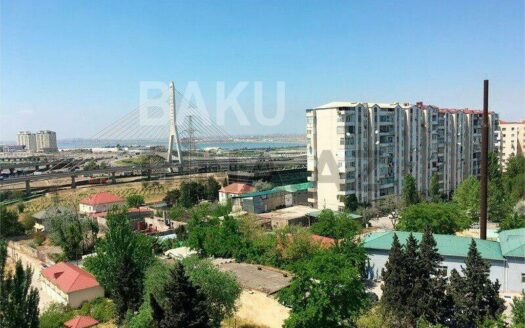 3 Room Old Apartment for Sale in Baku