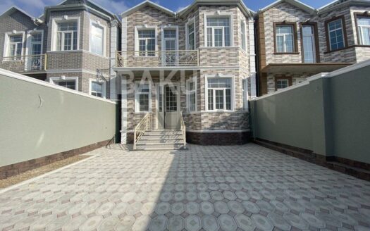5 Room House / Villa for Sale in Baku