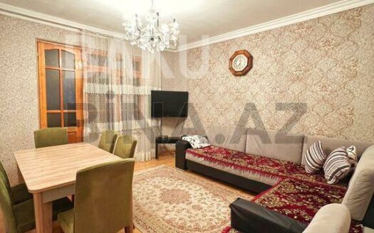 3 Room Old Apartment for Sale in Baku
