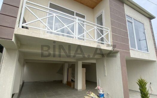 4 Room House / Villa for Sale in Baku