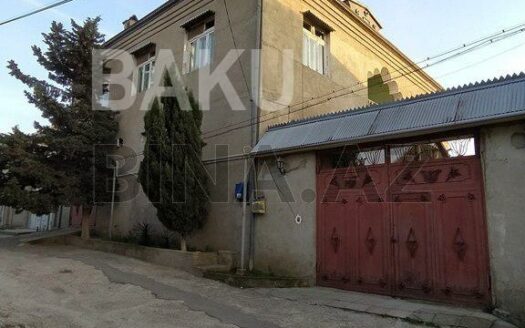 7 Room House / Villa for Sale in Baku