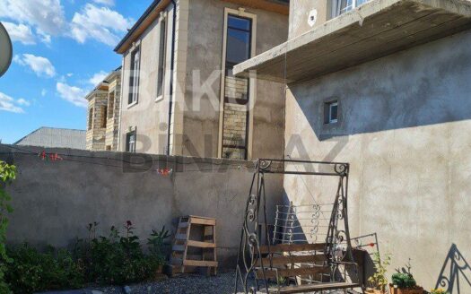 4 Room House / Villa for Sale in Baku