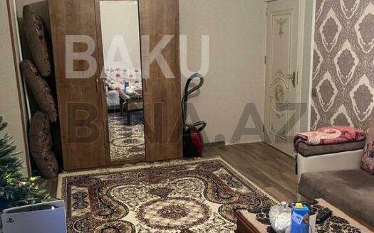 2 Rooms Old Apartment for Sale in Baku