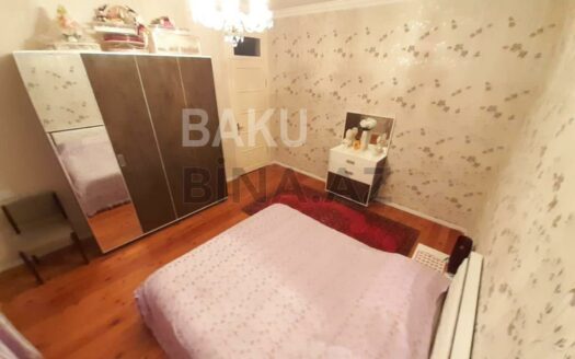 7 Room House / Villa for Sale in Baku