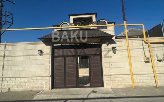 6 Room House / Villa for Sale in Baku