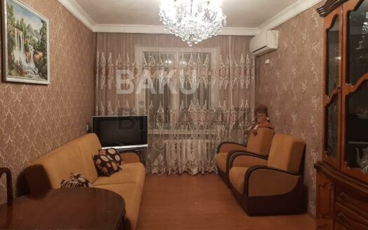 2 Rooms Old Apartment for Sale in Baku