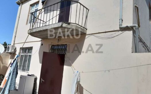 4 Room House / Villa for Sale in Baku