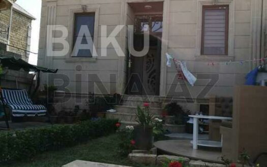 4 Room House / Villa for Sale in Baku