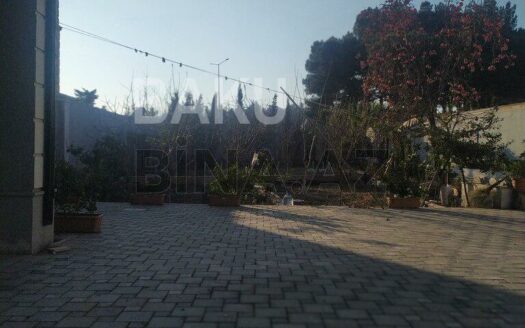 6 Room House / Villa for Sale in Baku