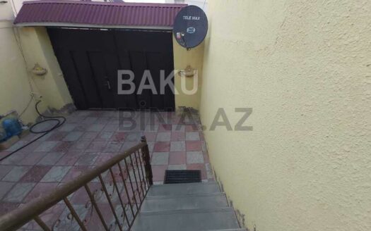 4 Room House / Villa for Sale in Baku