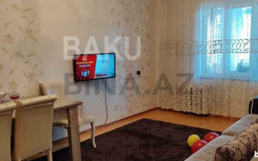 3 Room Old Apartment for Sale in Baku