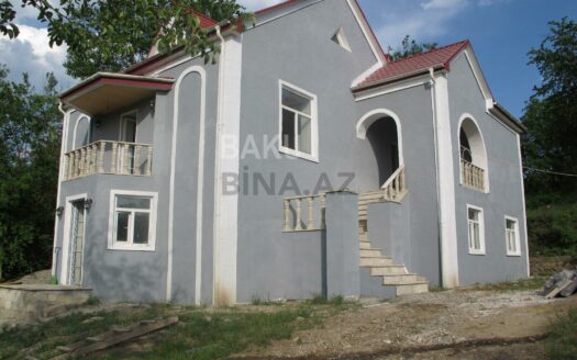 7 Room House / Villa for Sale in Gusar