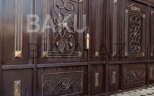 4 Room House / Villa for Sale in Baku