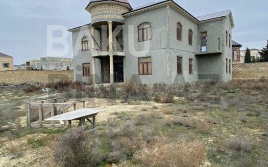 7 Room House / Villa for Sale in Baku