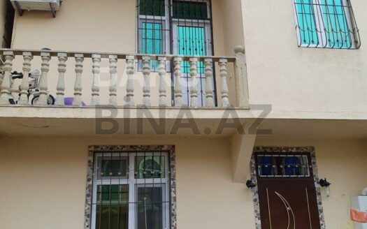 4 Room House / Villa for Sale in Baku