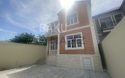 5 Room House / Villa for Sale in Baku