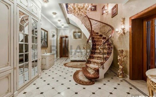 5 Room House / Villa for Sale in Baku