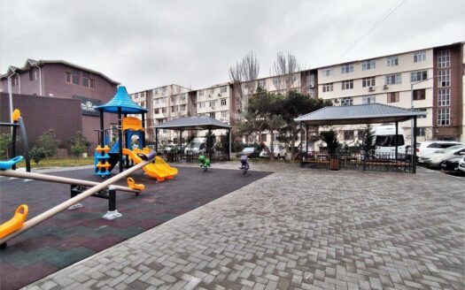 3 Room Old Apartment for Sale in Baku
