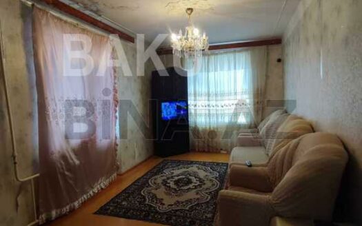 2 Rooms Old Apartment for Sale in Baku