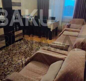 3 Room Old Apartment for Sale in Baku