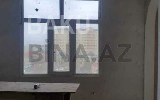 3 Room Old Apartment for Sale in Baku