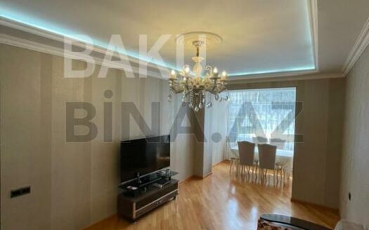3 Room Old Apartment for Sale in Baku