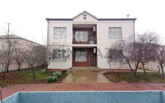 5 Room House / Villa for Sale in Baku