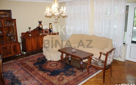 2 Rooms Old Apartment for Sale in Baku