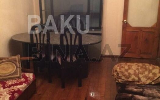 2 Rooms Old Apartment for Sale in Baku