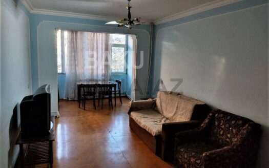 2 Rooms Old Apartment for Sale in Baku