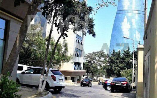 2 Rooms Old Apartment for Sale in Baku