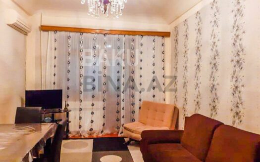 2 Rooms Old Apartment for Sale in Baku