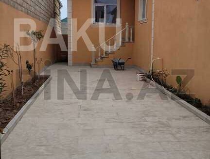 4 Room House / Villa for Sale in Baku