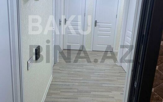 3 Room Old Apartment for Sale in Baku