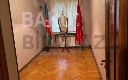 2 Rooms Old Apartment for Sale in Baku