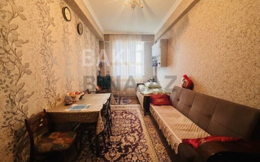 1 Room Old Apartment for Sale in Baku