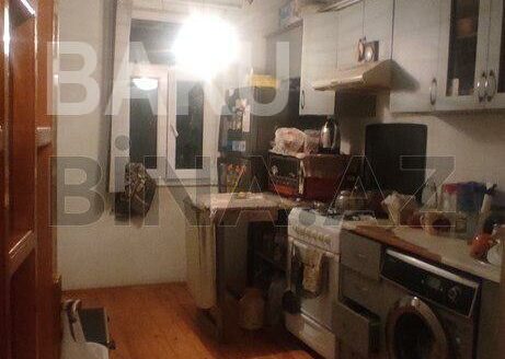 3 Room Old Apartment for Sale in Sumgait